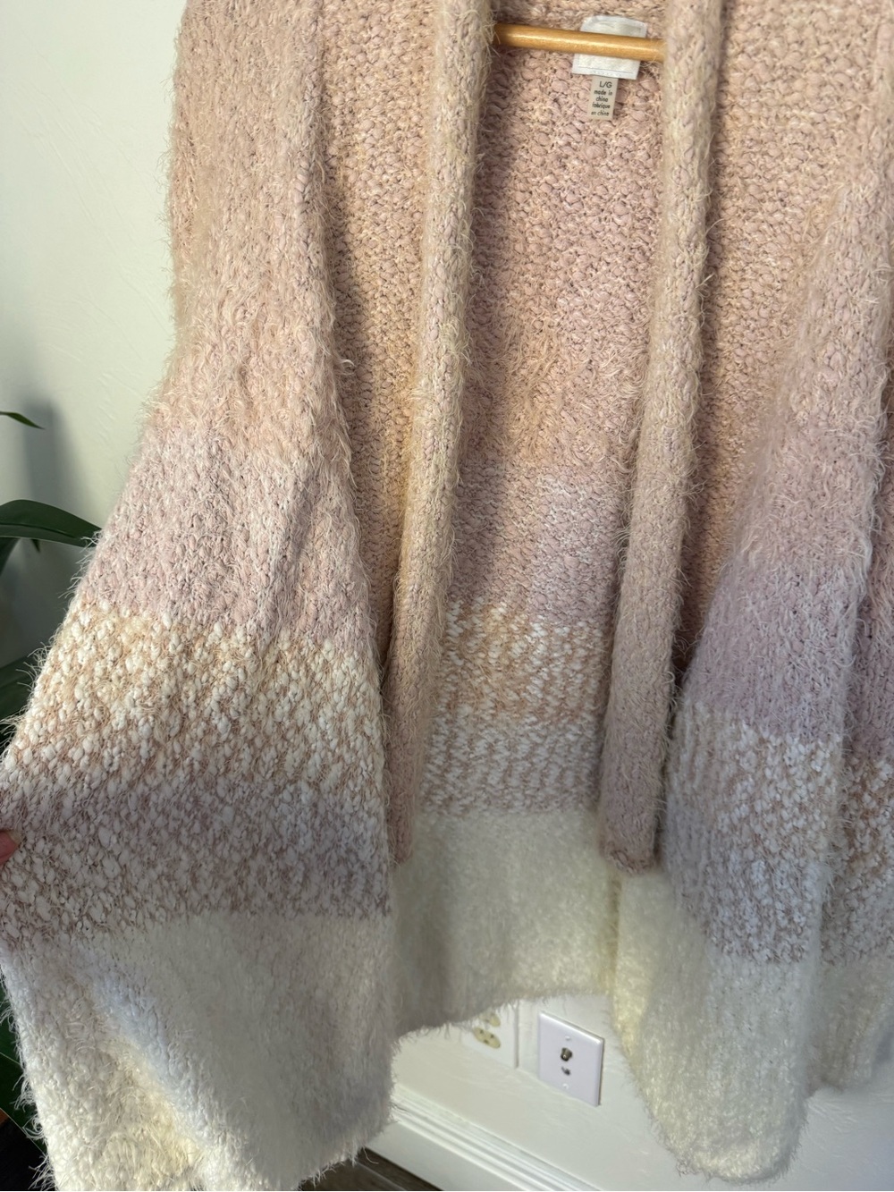 Cupio Blush Pink Cream Fuzzy Colorblock Open Front Cardigan L/XL - Picture 2 of 4